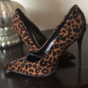 Zara leopard pump heel